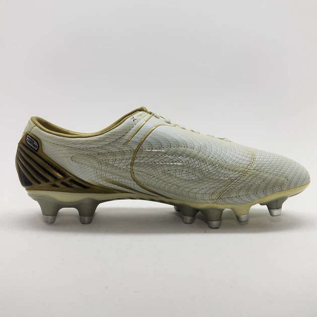 Футбольні бутси професійні UMBRO Revolution X II-A AK HG METAL 39 золотистий - зображення 3
