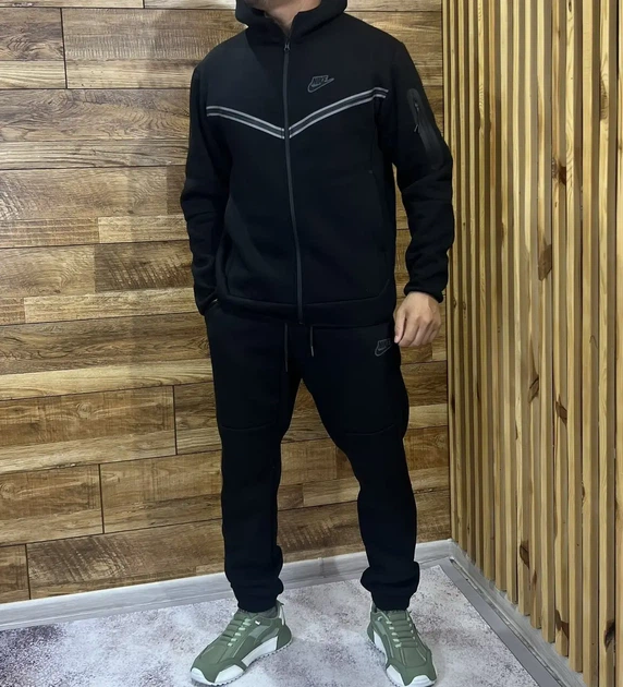 Теплый Спортивный костюм мужской на флисе Tech Fleece 46 (S) Черный - Фото 1 Теплый Спортивный костюм мужской на флисе Tech Fleece 46 (S) Черный - изображение 1