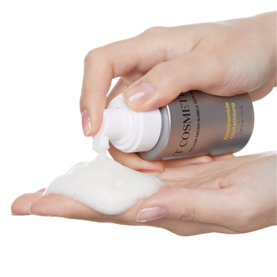 Сироватка для обличчя для рівного тону VT Cosmetics Niacinamide Glutathione Yellow Micro Bubble Serum з ніацинамідом і глутатіоном, 70 мл - Фото 2 Сироватка для обличчя для рівного тону VT Cosmetics Niacinamide Glutathione Yellow Micro Bubble Serum з ніацинамідом і глутатіоном, 70 мл - зображення 2