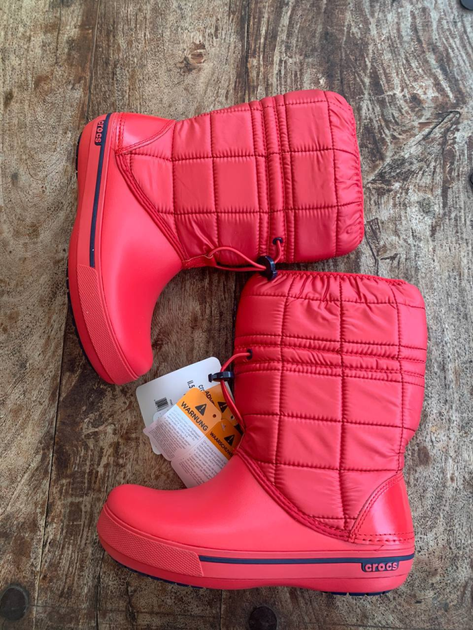Жіночі крокси чоботи Crocs Crocband 2.5 Winter Boot Red (36-37, червоний) - Фото 4 Жіночі крокси чоботи Crocs Crocband 2.5 Winter Boot Red (36-37, червоний) - изображение 4
