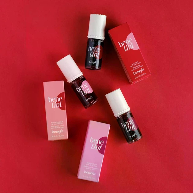 Прозорий рідкий відтінок Benefit Benetint Lip & Cheek Stain, рожевий відтінок для губ та щік, 6 ml - Фото 7 Прозорий рідкий відтінок Benefit Benetint Lip & Cheek Stain, рожевий відтінок для губ та щік, 6 ml - зображення 7