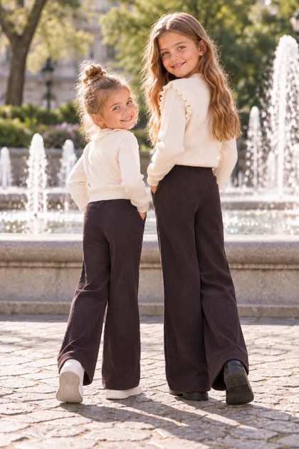 Мікровельветові штани «Cozy Flare» Kiddo Шоколад розмір 128 (KIDDO-3BA34E62A5474A3FB1D510C3225CE766) - Фото 2 Мікровельветові штани «Cozy Flare» Kiddo Шоколад розмір 128 (KIDDO-3BA34E62A5474A3FB1D510C3225CE766) - зображення 2