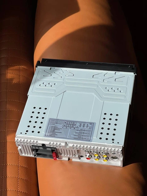 Автомагнітола 1DIN SWM 7102 з висувним 7" сенсорним екраном, Bluetooth, GPS, USB, MP5 - изображение 7