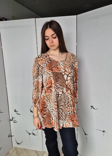 Блузка футболка женская плиссе в абстрактный принт M.Collection Коричневая 16795 2XL (укр 52-54) - изображение 5