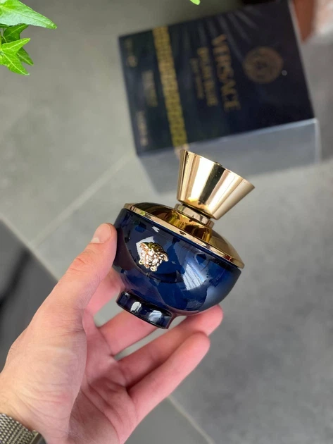 Парфумована вода для жінок Versace Dylan Blue Pour Femme 100 мл - Фото 4 Парфумована вода для жінок Versace Dylan Blue Pour Femme 100 мл - зображення 4