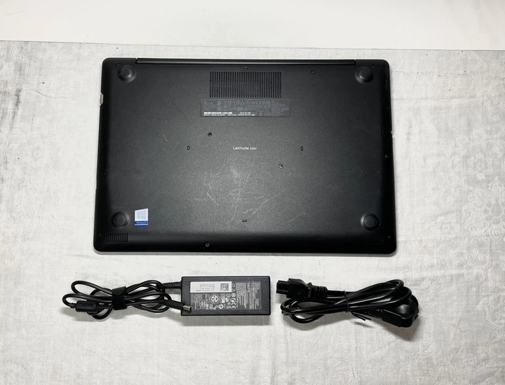 Ноутбук Dell Latitude 3590 15.6" FHD / Intel Core i5-8250U / 8 ГБ / SSD 256 ГБ / Intel UHD Graphics 620 / Windows 11 - Б/У - Фото 4 Ноутбук Dell Latitude 3590 15.6" FHD / Intel Core i5-8250U / 8 ГБ / SSD 256 ГБ / Intel UHD Graphics 620 / Windows 11 - Б/У - изображение 4