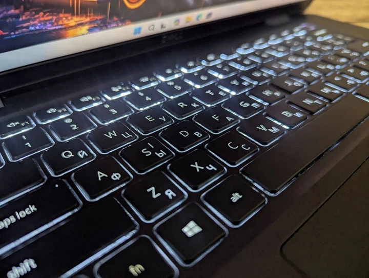 Ультрабук Dell Latitude 7520 / 15.6" (1920x1080) IPS / Intel Core i7-1185G7 (4 (8) ядра по 3.0 - 4.8 GHz) / 16 GB DDR4 / 512 GB SSD / Intel Iris Xe Graphics / Fingerprint / WebCam / Windows 11 б/в - Фото 6 Ультрабук Dell Latitude 7520 / 15.6" (1920x1080) IPS / Intel Core i7-1185G7 (4 (8) ядра по 3.0 - 4.8 GHz) / 16 GB DDR4 / 512 GB SSD / Intel Iris Xe Graphics / Fingerprint / WebCam / Windows 11 б/в - зображення 6