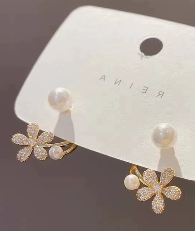 Жіночі сережки квітка з перлами Jewelry золотистий (AN)26210 - Фото 2 Жіночі сережки квітка з перлами Jewelry золотистий (AN)26210 - зображення 2