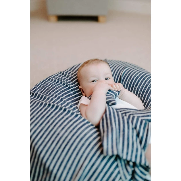 Подарунковий набір Aden + Anais Navy Stripe, пелюшка та шапочка, темно-синій з білим (AA20003) - зображення 3