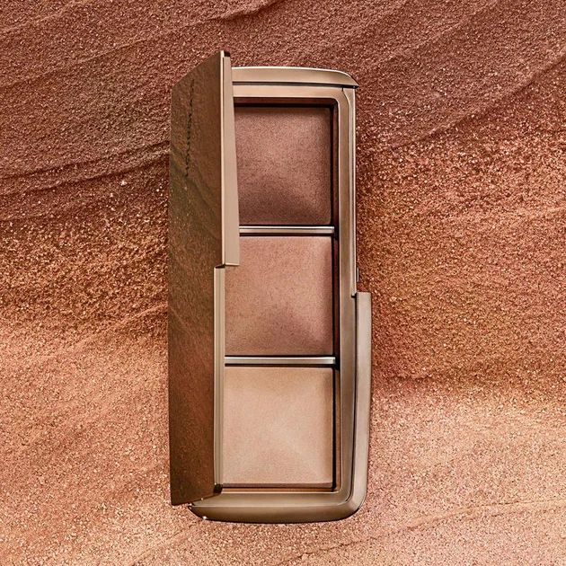 Палетка фінішної пудри з ефектом сяйва Hourglass Ambient Lighting Palette Volume II, 3,3 х 3 g - Фото 4 Палетка фінішної пудри з ефектом сяйва Hourglass Ambient Lighting Palette Volume II, 3,3 х 3 g - зображення 4
