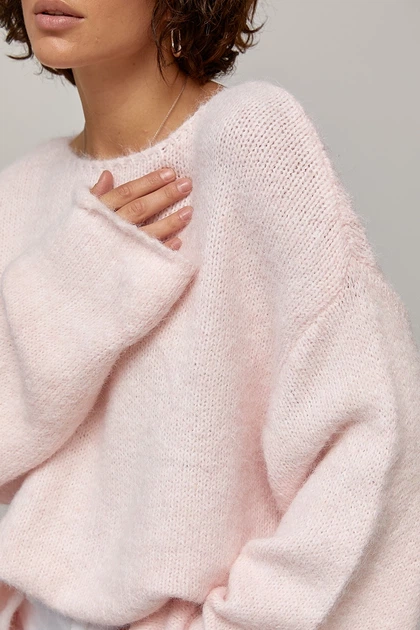 Мохеровый джемпер oversize с широкой горловиной цвет пудра размер ONE SIZE FL_003577 - Фото 4 Мохеровый джемпер oversize с широкой горловиной цвет пудра размер ONE SIZE FL_003577 - изображение 4