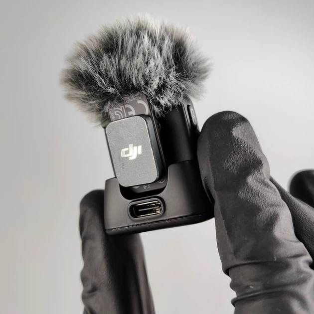 Мікрофонна радіосистема DJI Mic Mini (2 TX + 1 RX ) Black (102310569) - Б/В - Фото 8 Мікрофонна радіосистема DJI Mic Mini (2 TX + 1 RX ) Black (102310569) - Б/В - зображення 8