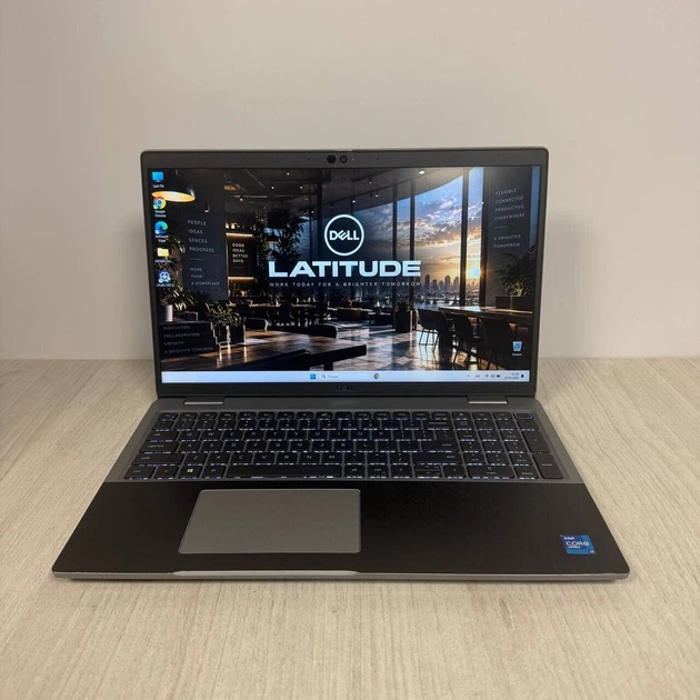Ноутбук Б-класс Dell Latitude 5520 / 15.6" (1920x1080) IPS / Intel Core i7-1185G7 (4 (8) ядер по 3.0 - 4.8 GHz) / 8 GB DDR4 / 256 GB SSD M.2 NVMe / Intel Iris Xe Graphics / WebCam б/у - Фото 2 Ноутбук Б-класс Dell Latitude 5520 / 15.6" (1920x1080) IPS / Intel Core i7-1185G7 (4 (8) ядер по 3.0 - 4.8 GHz) / 8 GB DDR4 / 256 GB SSD M.2 NVMe / Intel Iris Xe Graphics / WebCam б/у - изображение 2