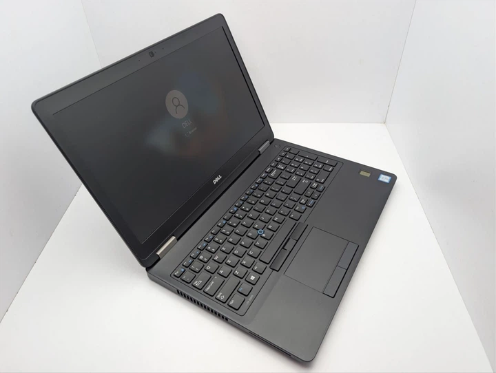 Ноутбук Б-клас Dell Latitude E5570 / 15.6" (1920x1080) IPS / Intel Core i7-6820HQ (4 (8) ядра по 2.7 - 3.6 GHz) / 8 GB DDR4 / 256 GB SSD M.2 / AMD Radeon R7 M370, 2 GB GDDR5, 128-bit / WebCam б/в - Фото 6 Ноутбук Б-клас Dell Latitude E5570 / 15.6" (1920x1080) IPS / Intel Core i7-6820HQ (4 (8) ядра по 2.7 - 3.6 GHz) / 8 GB DDR4 / 256 GB SSD M.2 / AMD Radeon R7 M370, 2 GB GDDR5, 128-bit / WebCam б/в - зображення 6