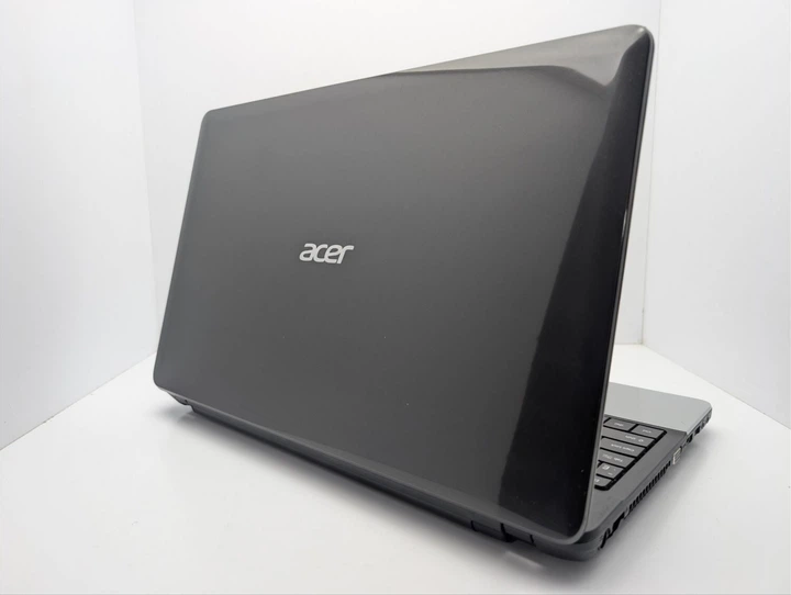Ноутбук Acer Aspire E1-571G / 15.6" (1366x768) TN / Intel Core i3-3110M (2 (4) ядра по 2.4 GHz) / 8 GB DDR3 / 500 GB HDD / nVidia GeForce 710M, 2 GB GDDR3, 64-bit / WebCam / DVD-ROM б/у - Фото 8 Ноутбук Acer Aspire E1-571G / 15.6" (1366x768) TN / Intel Core i3-3110M (2 (4) ядра по 2.4 GHz) / 8 GB DDR3 / 500 GB HDD / nVidia GeForce 710M, 2 GB GDDR3, 64-bit / WebCam / DVD-ROM б/у - изображение 8