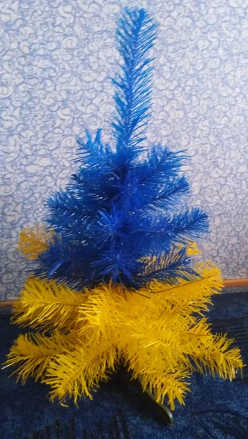 Ялинка штучна 50 см синьо-жовта стовбурова на ніжках - зображення 4