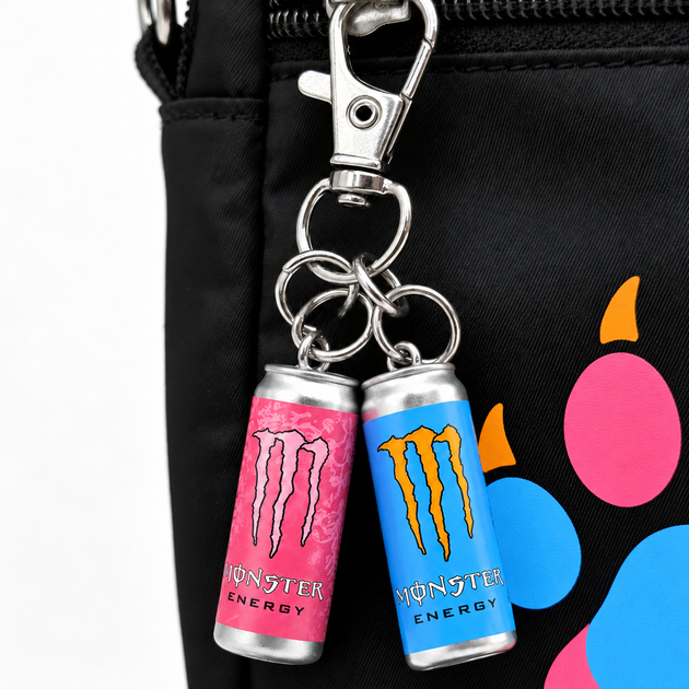 Брелок Monster Energy с двумя объёмными баночками, Монстер розово-голубой, 5,5 см - Фото 7 Брелок Monster Energy с двумя объёмными баночками, Монстер розово-голубой, 5,5 см - изображение 7