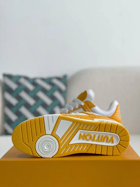 Кросівки Louis Vuitton Trainer Yellow Monogram 44 - Фото 3 Кросівки Louis Vuitton Trainer Yellow Monogram 44 - изображение 3