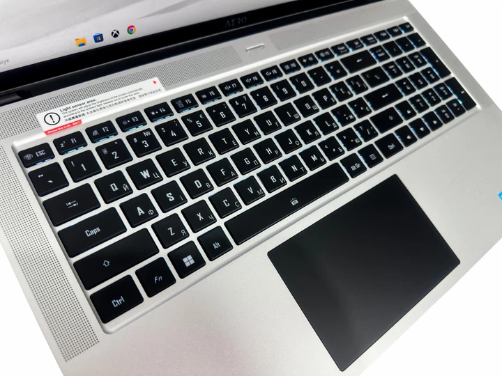 Ноутбук Gigabyte Aero 17 YE5: Core i7-12700H / DDR5 32 ГБ / GeForce RTX 3080 Ti, 16 ГБ / SSD 2 ТБ / 17.3" MiniLED, 4K, 120 Гц - Фото 12 Ноутбук Gigabyte Aero 17 YE5: Core i7-12700H / DDR5 32 ГБ / GeForce RTX 3080 Ti, 16 ГБ / SSD 2 ТБ / 17.3" MiniLED, 4K, 120 Гц - зображення 12