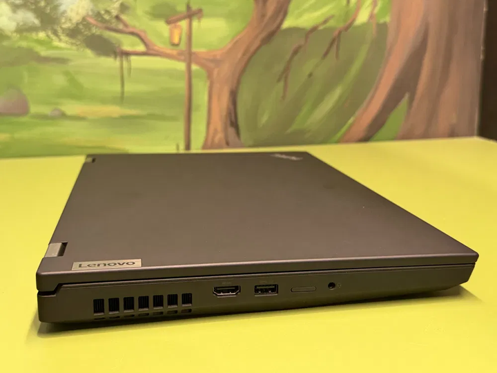 Мобильная рабочая станция Lenovo Thinkpad P15 Gen 1 / 15.6" (3840x2160) IPS / Intel Core i7-10850H (6 (12) ядер по 2.7 - 5.1 GHz) / 16 GB DDR4 / 512 GB SSD / nVidia Quadro T1000, 4 GB GDDR5, 128-bit / WebCam / TouchID б/у - Фото 4 Мобильная рабочая станция Lenovo Thinkpad P15 Gen 1 / 15.6" (3840x2160) IPS / Intel Core i7-10850H (6 (12) ядер по 2.7 - 5.1 GHz) / 16 GB DDR4 / 512 GB SSD / nVidia Quadro T1000, 4 GB GDDR5, 128-bit / WebCam / TouchID б/у - изображение 4