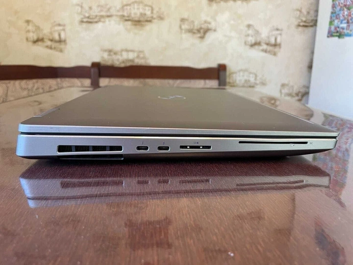 Мобильная рабочая станция Dell Precision 7540 / 15.6" (3840x2160) IPS / Intel Core i7-9850H (6 (12) ядер по 2.6 - 4.6 GHz) / 32 GB DDR4 / 512 GB SSD / nVidia Quadro RTX 3000, 6 GB GDDR6, 192-bit / WebCam б/у - изображение 5