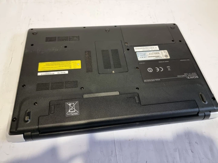Ноутбук Sony VAIO SVE151D11M / 15.6" (1366x768) TN / Intel Pentium B970 (2 ядра по 2.3 GHz) / 8 GB DDR3 / 128 GB SSD / Intel HD Graphics / WebCam / DVD-RW б/у - изображение 7