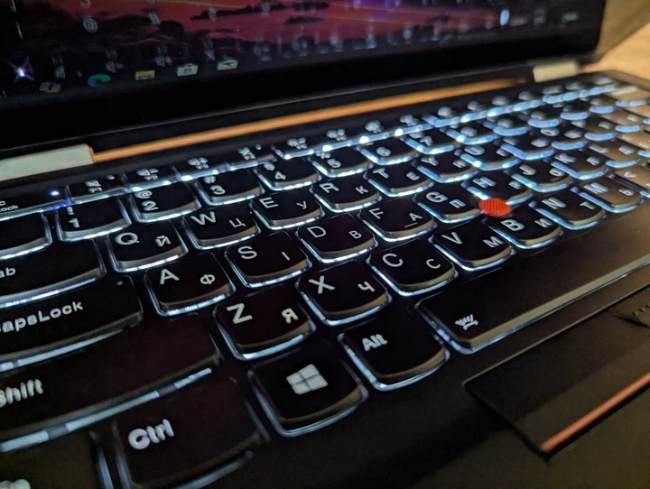 Ультрабук-трансформер Lenovo ThinkPad X390 Yoga / 13.3" (1920x1080) IPS Touch / Intel Core i5-8265U (4 (8) ядра по 1.6 - 3.9 GHz) / 8 GB DDR4 / 256 GB SSD / Intel UHD Graphics / WebCam / TouchID / Windows 10 б/у + Подарок Беспроводная мышь / USB - изображение 6