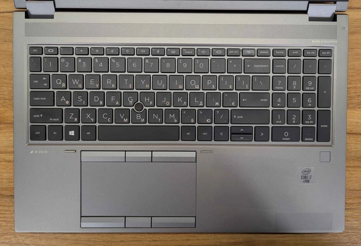 Мобильная рабочая станция Б-класс HP zBook Fury 15 G7 / 15.6" (1920x1080) IPS / Intel Core i7-10850H (6 (12) ядер по 2.7 - 5.1 GHz) / 16 GB DDR4 / 512 GB SSD + 256 GB SSD / nVidia Quadro T2000, 4 GB GDDR5, 128-bit / WebCam / TouchID / Windows 11 б/у - Фото 4 Мобильная рабочая станция Б-класс HP zBook Fury 15 G7 / 15.6" (1920x1080) IPS / Intel Core i7-10850H (6 (12) ядер по 2.7 - 5.1 GHz) / 16 GB DDR4 / 512 GB SSD + 256 GB SSD / nVidia Quadro T2000, 4 GB GDDR5, 128-bit / WebCam / TouchID / Windows 11 б/у - изображение 4