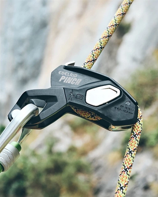 Пристрій для страхування та спуску Edelrid Pinch (4028545204710) - Фото 12 Пристрій для страхування та спуску Edelrid Pinch (4028545204710) - зображення 12