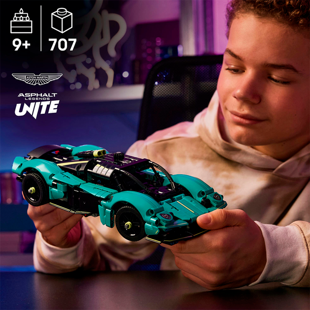 Конструктор LEGO Technic Aston Martin Valkyrie 707 деталей (42208) - зображення 4