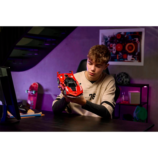 Конструктор LEGO Technic Ferrari FXX K 897 деталей (42212) - Фото 8 Конструктор LEGO Technic Ferrari FXX K 897 деталей (42212) - изображение 8