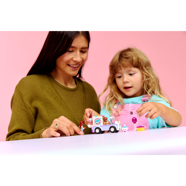 Конструктор LEGO Friends Автомобиль для доставки торта с единорогом 67 деталей (42675) - изображение 5