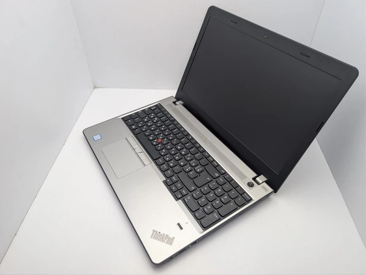 Ноутбук Lenovo ThinkPad E570 / 15.6" (1920x1080) TN / Intel Core i3-7100U (2 (4) ядра по 2.4 GHz) / 8 GB DDR4 / 1000 GB HDD / Intel HD Graphics 620 / WebCam / DVD-ROM б/в - Фото 7 Ноутбук Lenovo ThinkPad E570 / 15.6" (1920x1080) TN / Intel Core i3-7100U (2 (4) ядра по 2.4 GHz) / 8 GB DDR4 / 1000 GB HDD / Intel HD Graphics 620 / WebCam / DVD-ROM б/в - зображення 7