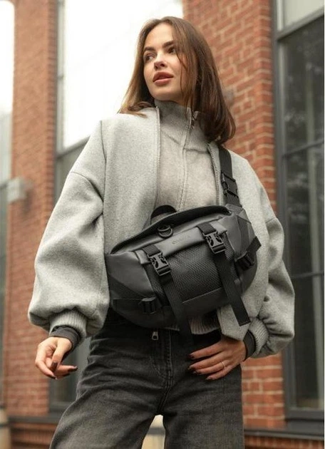 Большая женская поясная сумка бананка из экокожи городская Sambag DynamicDart, графитовая 60504 - Фото 12 Большая женская поясная сумка бананка из экокожи городская Sambag DynamicDart, графитовая 60504 - изображение 12