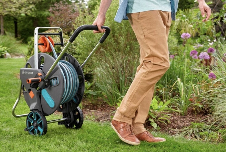 Садовий візок зі шлангом та комплектом для поливу Gardena CleverRoll L Easy Set 50 м - Фото 9 Садовий візок зі шлангом та комплектом для поливу Gardena CleverRoll L Easy Set 50 м - зображення 9