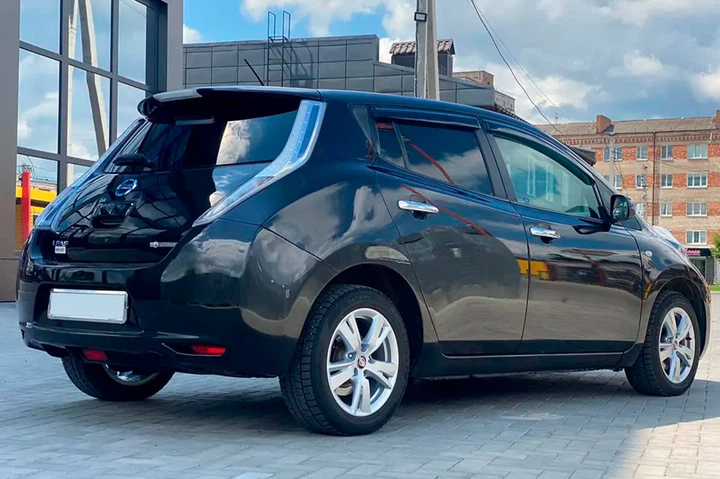 Ветровики на окна (4 шт, HIC) для Nissan Leaf 2010-2017 гг - изображение 5