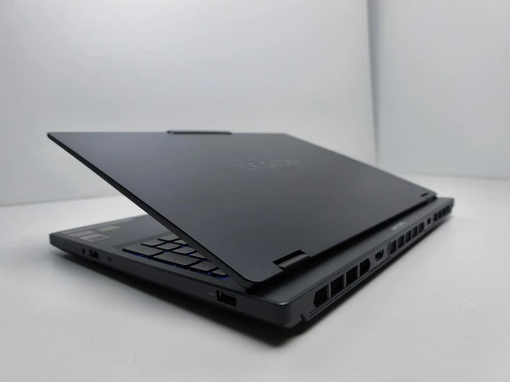 Ноутбук Lenovo 15.1 Legion 5 2K OLED 165Hz/Ryzen 7 260/16GB/512SSD/RTX 5060 8GB/DOS (83M00001US) - изображение 3