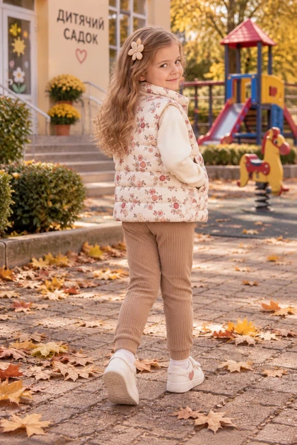 Комплект-тройка с жилеткой "Little Flower" Kiddo молочный 104 см - Фото 2 Комплект-тройка с жилеткой "Little Flower" Kiddo молочный 104 см - изображение 2