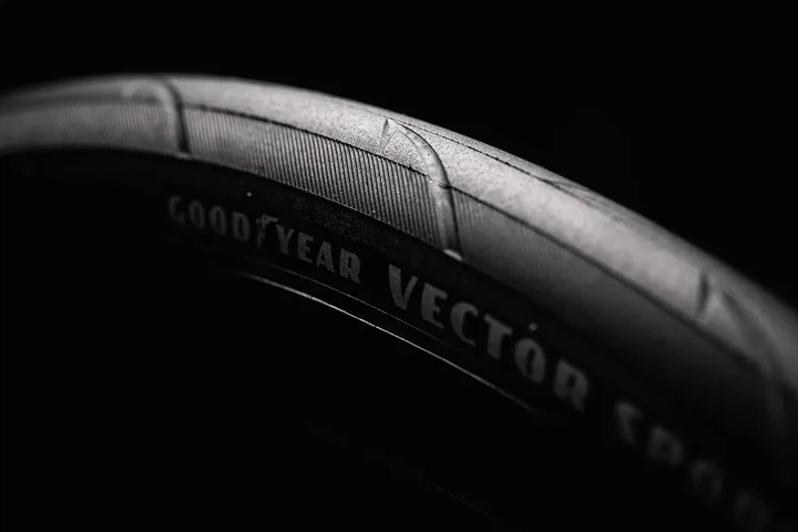 Покрышка Goodyear Vector Sport Tube Type 700x32C складная чёрная - Фото 2 Покрышка Goodyear Vector Sport Tube Type 700x32C складная чёрная - изображение 2