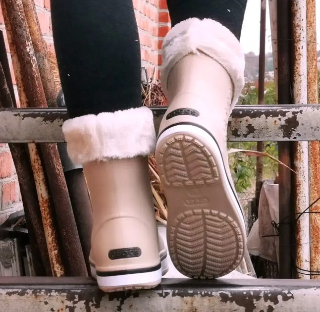 Женские теплые зимние резиновые полусапожки CROCS 41 р (26 см) бежевые - изображение 5
