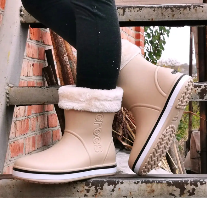 Женские теплые зимние резиновые полусапожки CROCS 37 р (23,5 см) бежевые - изображение 9