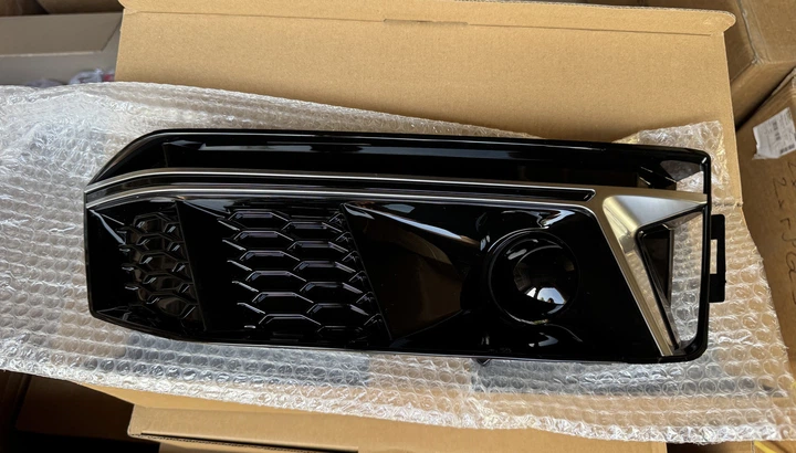 Решетки переднего бампера Audi A4 B9 2015-2019 Black под радар - изображение 2