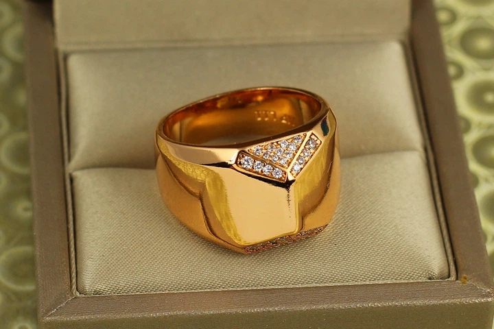 Кольцо Xuping Jewelry Грань совершенства р 20 золотистое - изображение 2