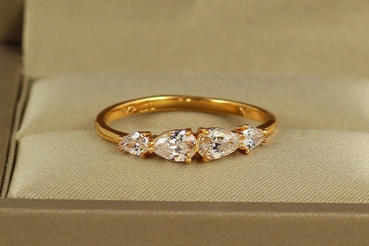 Кольцо Xuping Jewelry Капли счастья р 21 золотистое - Фото 1 Кольцо Xuping Jewelry Капли счастья р 21 золотистое - изображение 1