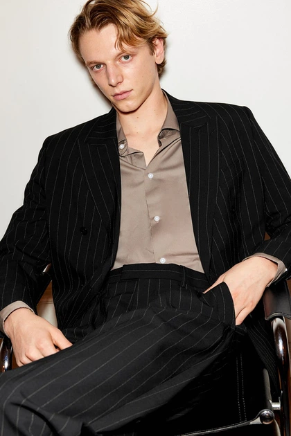 Двобортний піджак regular fit H&M 1254480001c72 52 чорний (100017501) - Фото 2 Двобортний піджак regular fit H&M 1254480001c72 52 чорний (100017501) - зображення 2