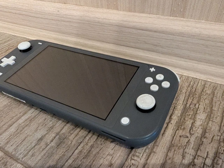 Портативна ігрова консоль Nintendo Switch Lite - Б/В - зображення 7