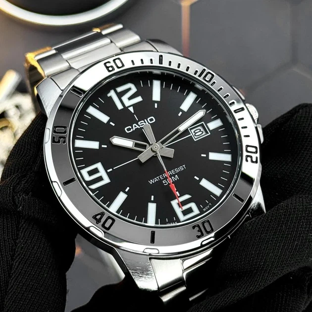 Чоловічий годинник Casio MTP-VD01D-1B з мінеральним склом, чорним циферблатом і сріблястим браслетом - зображення 3
