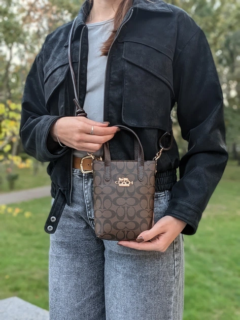 Женская мини сумка Coach для телефона, кроссбоди через плечо - изображение 3