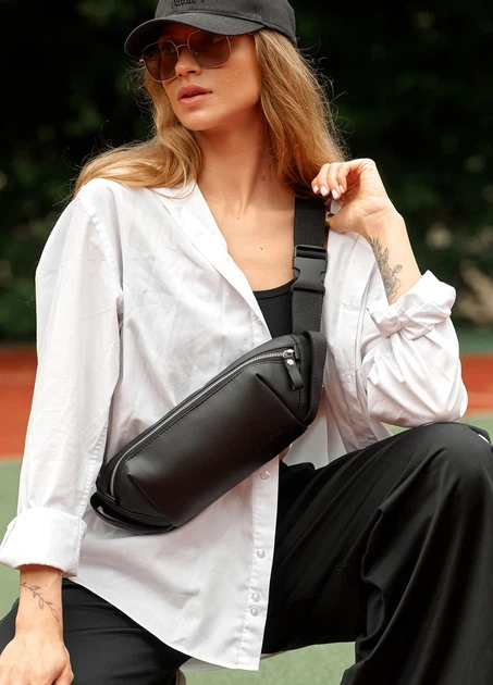 Жіноча сумка бананка через плече Sambag Holster MSH екошкіра чорна з перфорацією - Фото 8 Жіноча сумка бананка через плече Sambag Holster MSH екошкіра чорна з перфорацією - зображення 8