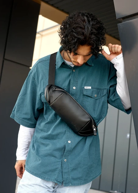 Сумка-бананка через плече Sambag Holster MSH екошкіра чорна з перфорацією 36х14х4 см - зображення 7